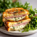Croque-monsieur doré parfaitement gratiné préparé selon la recette authentique du Chef Benoît